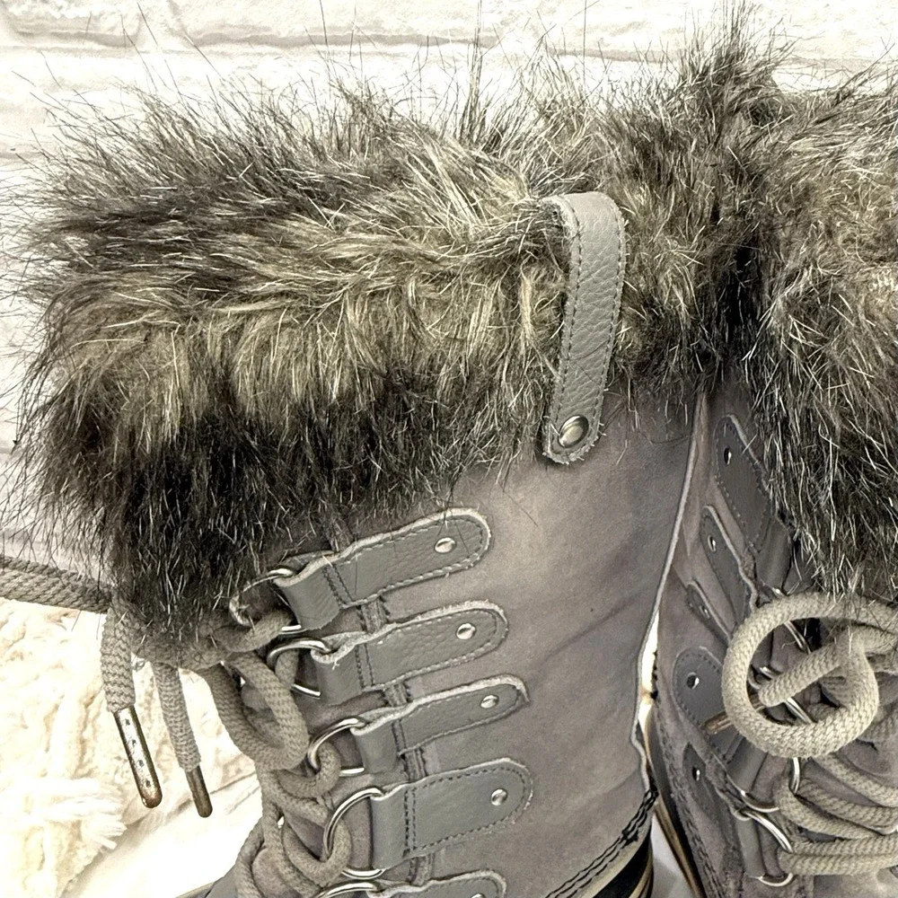 Sorel Women's Joan Of Artic Size 8 Waterproof Boots Gray NL‎ 2429-010 Excellent!
